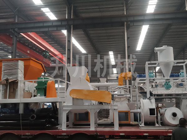 發往陜西的火腿腸皮扣分離生產線